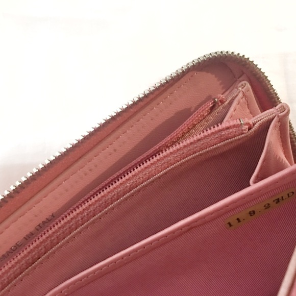 🌸SOLD🌸 Part II: Chanel Zippy Wallet Clutch - Picture 8 of 8